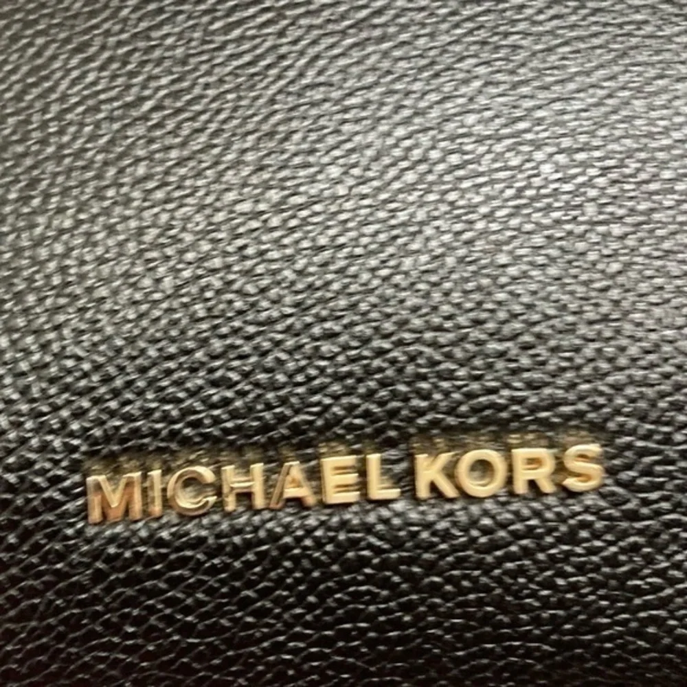 Michael kors black leather tote bag
